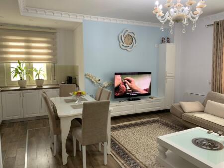 Apartament 3+1+2  me post parkimi per qira,Prane Radissonit,Liqeni i thate