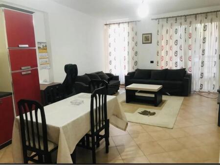 APARTAMENT ME QERA 1+1 STACIONI TRENIT 700 EURO