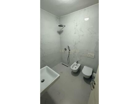 Office / Clinic for Rent – Paris Commune, Tirana