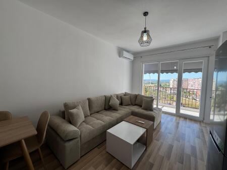 📢 Apartament me qira në Astir 	•	🏠 Tipi: 1+1 	•	📍 Zona: Astir 	•	🏢 Kati: 5 (pallat i ri me ashensor) 	•	🛋️ Gjendja: I sapomobiluar 	•	💶 Çmimi: 500 € / muaj  