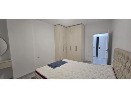 Apartament 2+1 për Qira – I Investuar në Unazën e Re, Astir