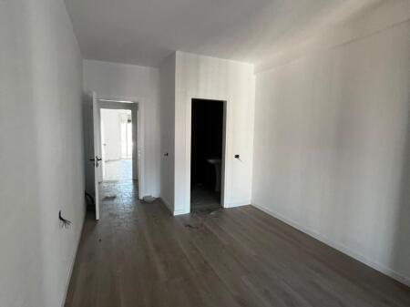Apartament 2+1 me qera Kamez