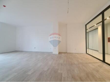Locale commerciale in affitto presso Garden Building!