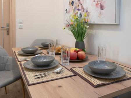 Apartament Me Qera 1+1 tek 5 Maji (ID B2101180) Tirane