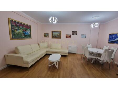 Apartament 2+1 Me Qira në Rrugën Mihal Grameno, Tiranë - 700€!