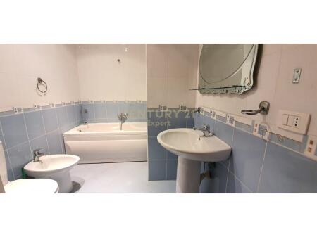 Apartament me Qira 2+1+2 – Qendra Kristal, Tiranë