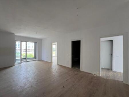 Apartment 2+1+2 for sale on Bulevardin e Ri, near the former Train Station!