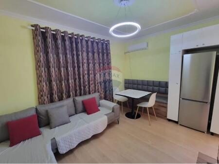 Jepet me qera apartament 1+1 i mobiluar ne rrugen "Dervish Hekali" prane Pazarit te Ri.