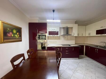 JEPET ME QIRA APARTAMENT 2+1+2 – LIQENI I THATË | KOMPLEKSI COLOMBO