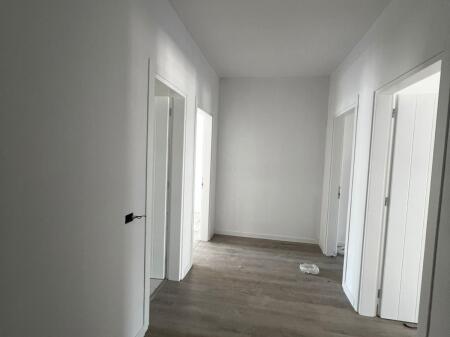 JEPET ME QERA APARTAMENT 2+1 KAMEZ PROCES MOBILIMI