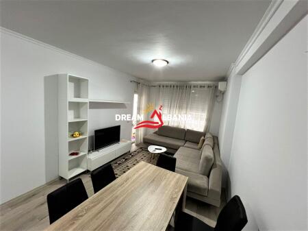 Appartamento 2+1 in affitto al 21 Dhjetori nel Complesso "Kontakt" a Tirana (ID 42214693)