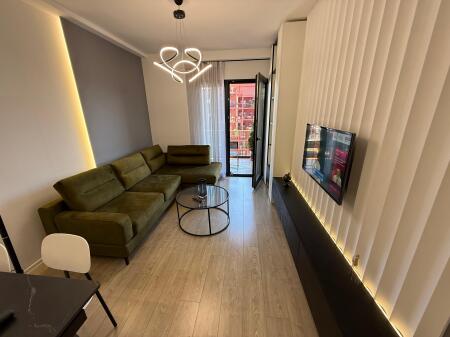 📢 Affitto – Appartamento 1+1 📍 21 Dhjetori, Garden Building💶 900 €/mese