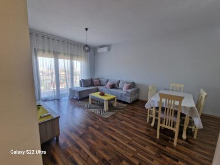 Green city, astir apartament luksoz 2+1+2 me qera, me post parkimi (65,000 leke)