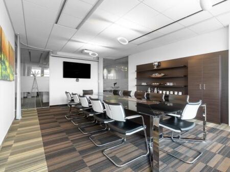 AMBIENT BIZNESI 400M2 KOMUNA PARISIT 8.000 EURO