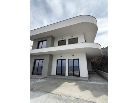 LEDA(plus121548)sarande,japim me qera vjetore vile ne rr. panorama me pamje nga deti-14,000 €/muaj