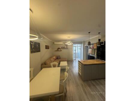 Apartament 3+1+2 ne Komune te Parisit + mundesi per post parkimi e pagese Ekstra!