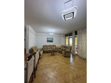 Jepet me qira apartament 2+1+2 te Tregu Elektrik – 600 €/muaj
