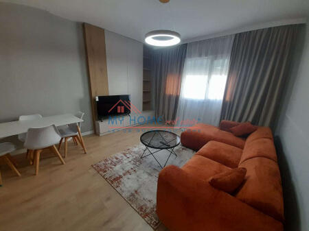 Apartament 1+1 + Post Parkimi me Qira Pazari i Ri Tirane