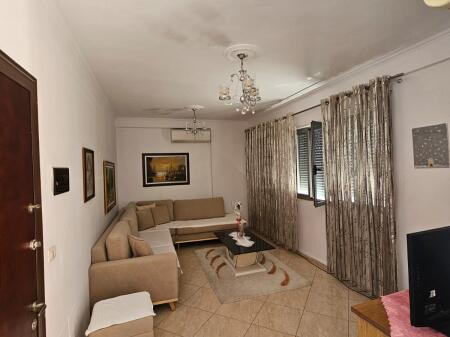 APARTAMENT ME QERA 2+1 RRUGA FORTUZI 1.000 EURO