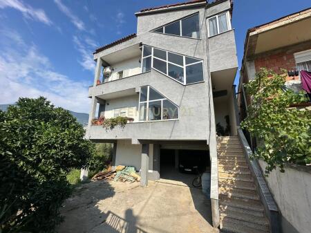 LEDA (atrium118496) villa in vendita a Shkoze vicino a Kryegjyshata-230,000 €