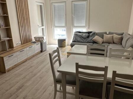 Qira, Apartament, 2+1+bllk,5 Maj, 600 Euro/muaj