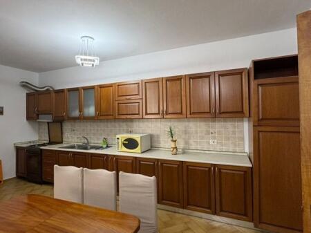 Tregu Elektrik, apartament 2+1+2 me qera 600 € /Muaj