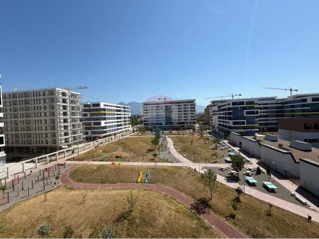 Prane autostrades Tirane-Durres ne kompleksin rezidencial Univers City ofrohet apartament 2+1 per shitje.