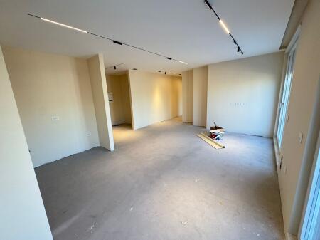 Shitet Apartament 2+1+2+verande Ali demi,Shkolla 1 Maji
