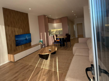 JEPET APARTAMENT ME QERA 2+1+VERANDE "PRANE LUNGOMARE,REZIDENCA ODEON,VLORE" 600 EURO