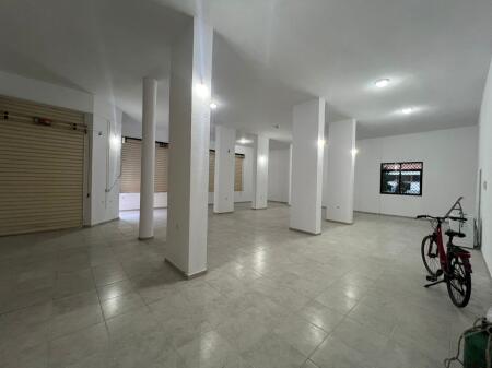 Jepet me Qira Ambient/Magazinë – Xhamllik