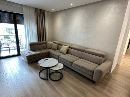 Apartament 2+1+2 per shitje te Stacioni i Trenit