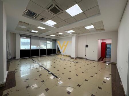 OFFICE FOR RENT 100 M2 ON BARRICADES STREET 800 EURO