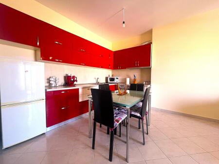 Apartament shumë i madhe në zonën e Transballkanikës