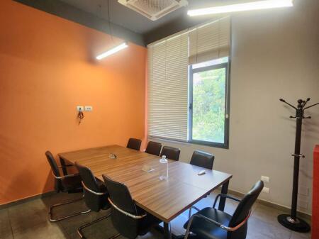 Office for rent "Commune of Paris"