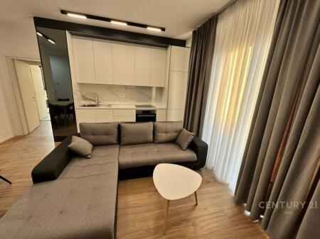 2+1 Apartment with Parking Space for Rent – Tirana Garden Building, Kavaja Street