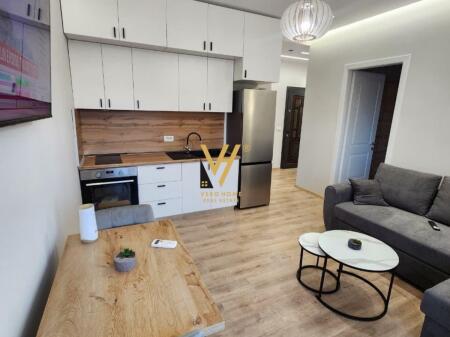 JEPET HYRJE 1+1+BLK ME QERA NE SAUK 450 EURO