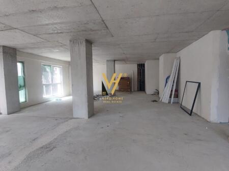SHITET ZYRE 396 M2 TE KOMUNA PARISIT 1.305.000 EURO