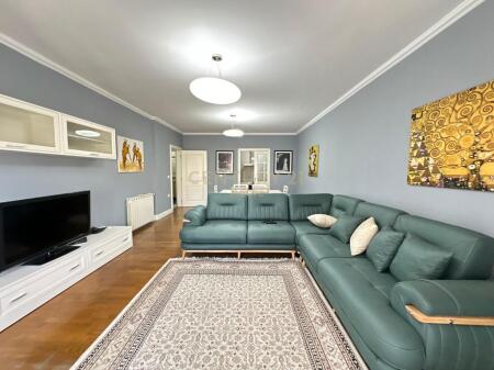 Apartament 2+1 me Qira – Tek Art Turbina, Liqeni i Tiranës