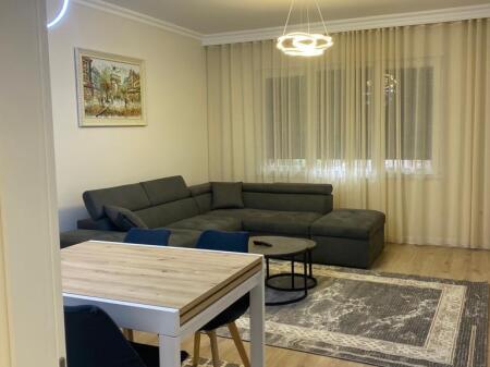 Apartment me qera 2+1+3 Pazari i ri