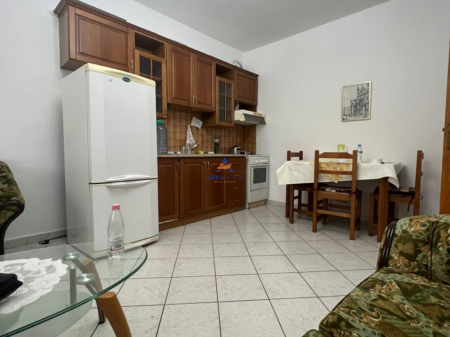 JEPET ME QERA APARTMAMENT 2+1+BALLKON TE" BRRYLI" 50000 LEKE