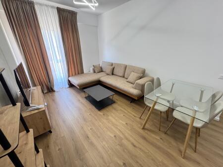 Jepet me qera Apartament 1+1+ parkim  Adresa ; Fresk Rezidenca OXA  Kati 2  I mobiluar  Cmimi 45,000 lek ne muaj