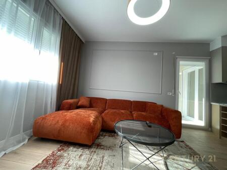 LEDA (bot121593) APARTAMENT 1+1 ME POST PARKIMI PER QIRA TEK PAZARI I RI - 1,000 € /Muaj