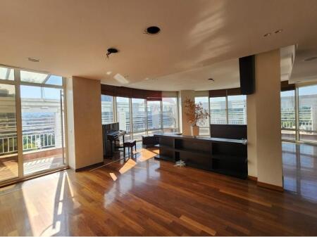 Office for rent near the presidency, at the Garda!