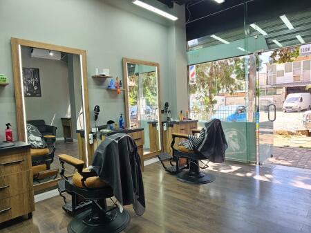 Jepet me Qira Ambjent Biznesi | Don Bosko 🔹 I përshtatshëm për / barber shop