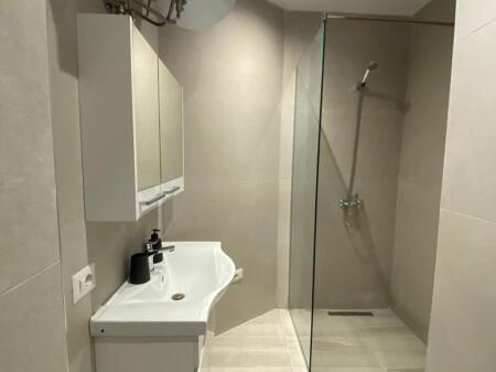 **700 Euro Super appartamento di lusso: Affittasi 2+1 a 21 Dhjetori