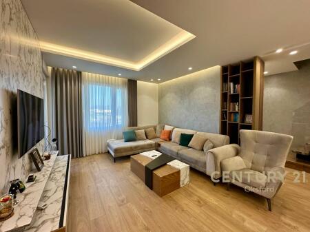 Esclusivo! Duplex moderno in affitto vicino al Lago Secco!