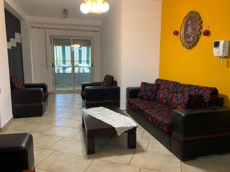 Jepet me qera apartament 2+1 te Fortuzi