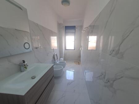 Apartment me qera
