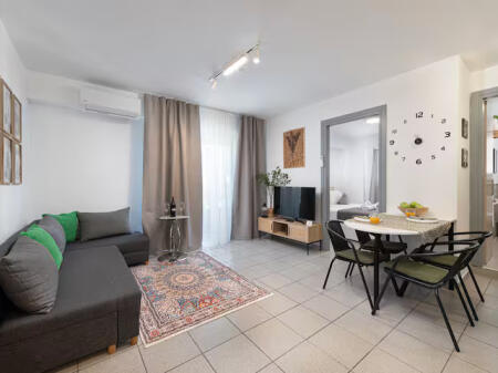 Apartament Me Qera 2+1 Tek ish Restorant Durresi (ID B2201464) Tirane