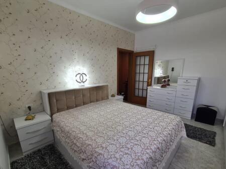 Jepet Me Qera Apartament 1+1+1 Ballkon